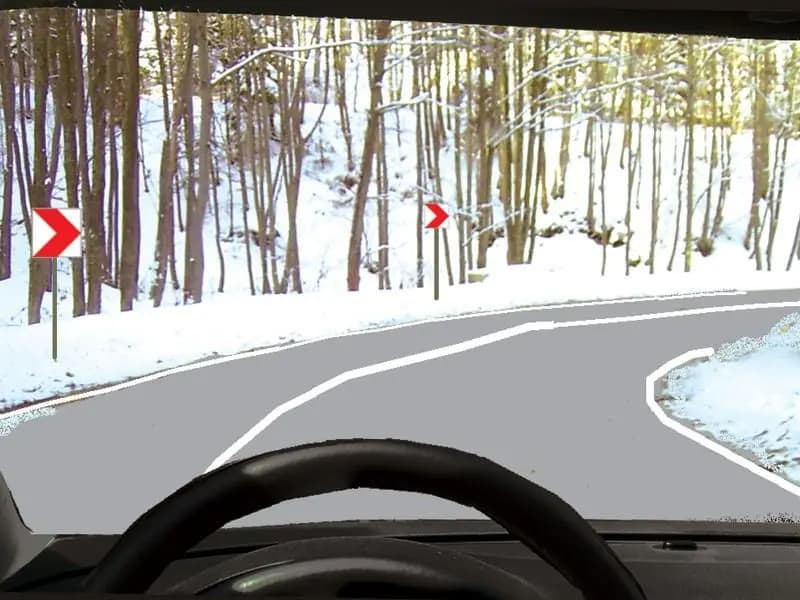 Aveţi obligaţia de a respecta semnificaţia unui indicator amplasat pe partea stângă a drumului?