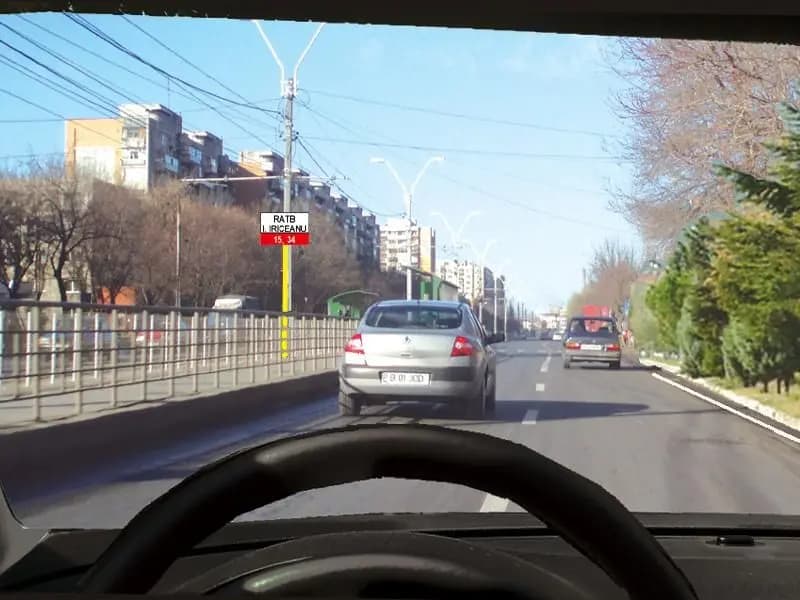 Este permisă oprirea în situaţia dată?