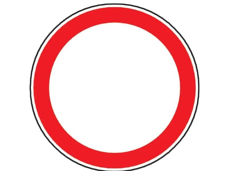 Au voie motocicletele să pătrundă pe sectorul de drum unde este instalat acest indicator?