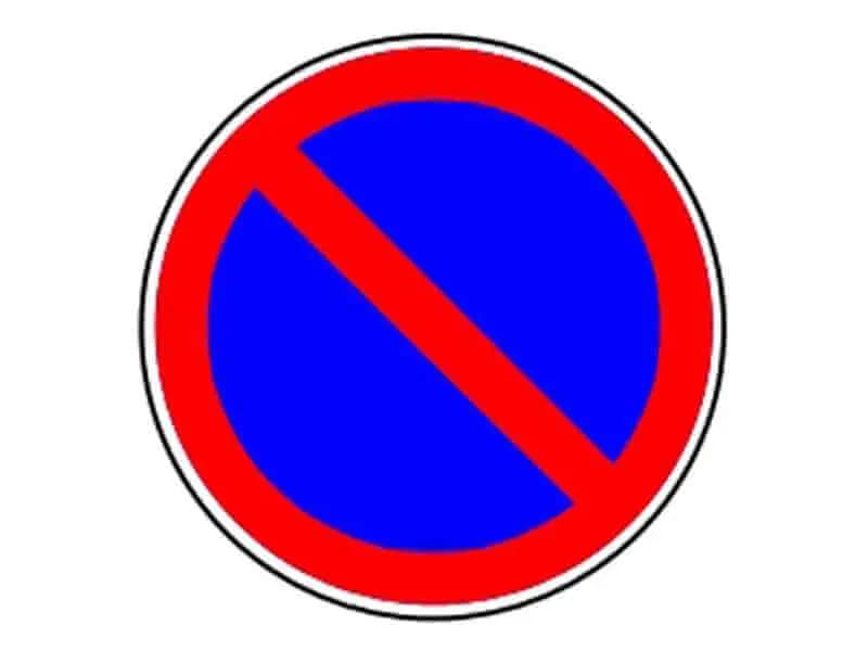 Este permisă oprirea în zona de acţiune a indicatorului?