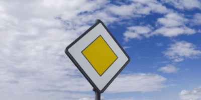 Prioritatea de trecere Prioritatea de trecere